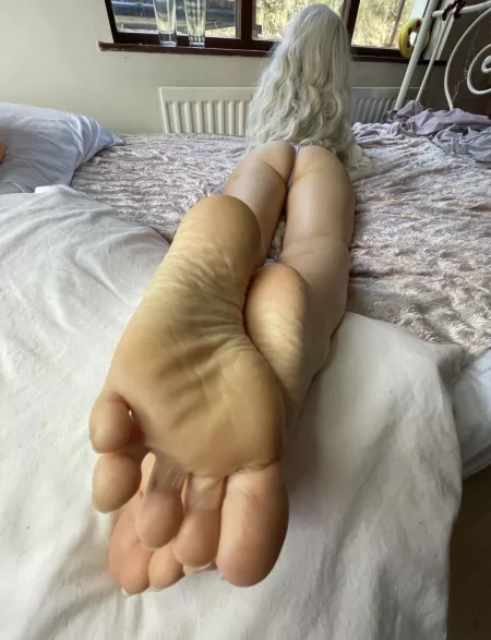 [oc] lick my feet 🥰