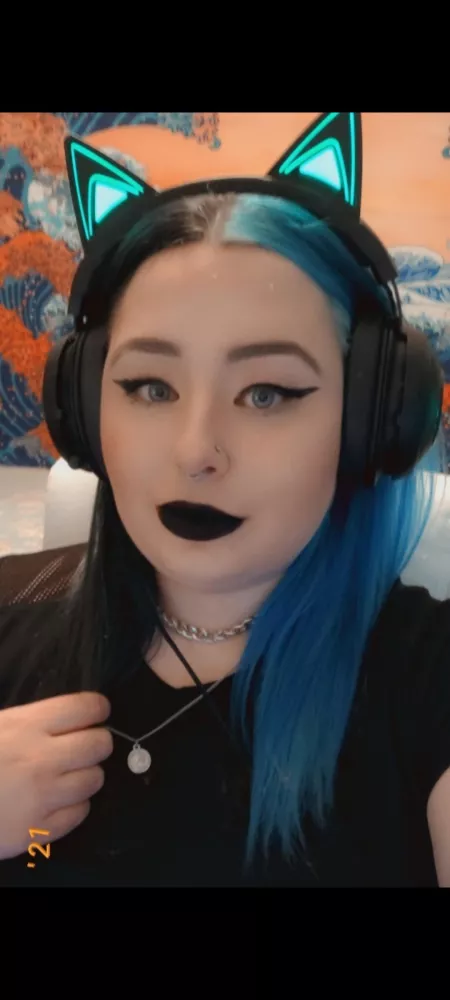 Oh hi! I'm Siren! I'm 25, PC gamer! I love horror games like Dead By Daylight or Phasmophobia! Also starting to learn some FPS games! Always looking for new friends! 🥰