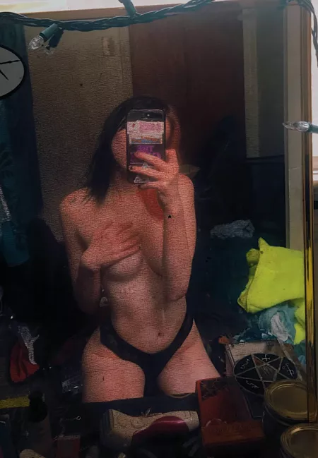 older pic but i love the way i look in this one ❤️