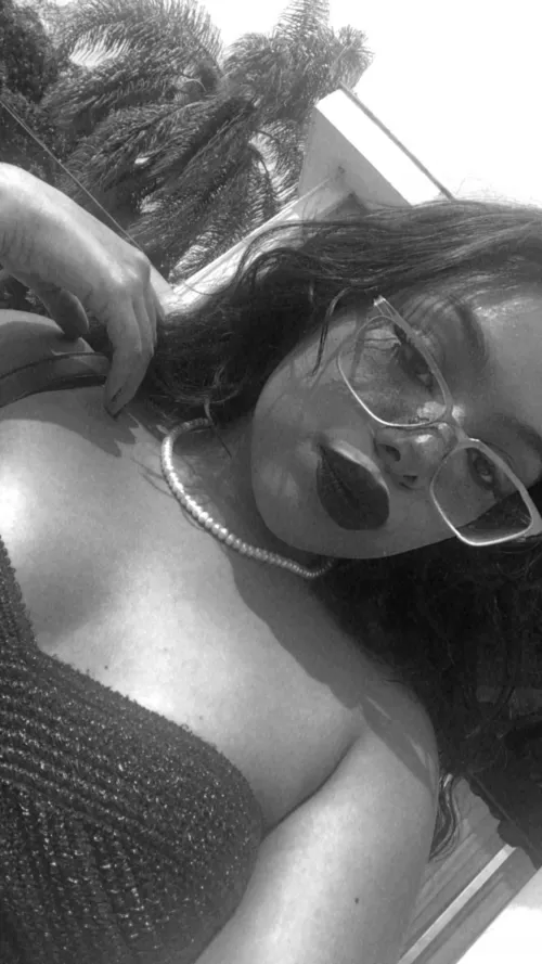 One free spot left papi, come talk to your favorite mexican girl 💖