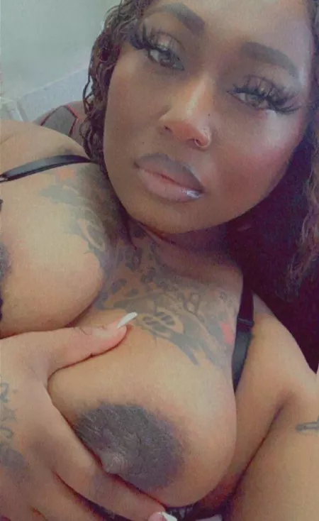 One hot ass mom π
 One hot ass mom π
