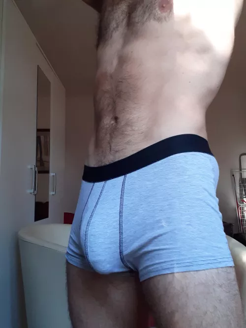 Only ⬆️ if you would love to strip this boxers shorts off 😈