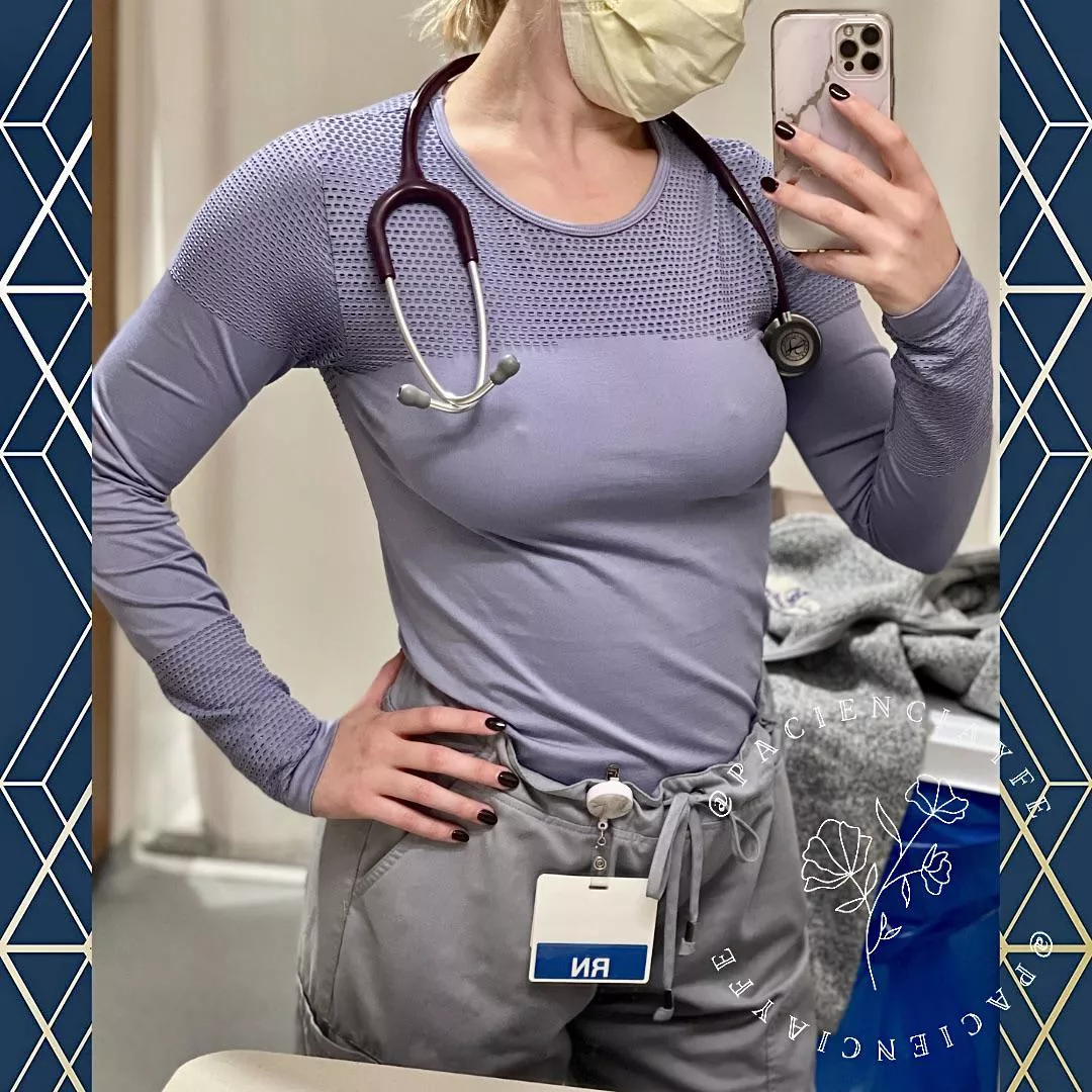 Oops.. forgot to put on a bra this morning 😂 chilly weekend scrubs 😘 #winteriscoming 😉
