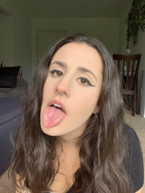 paint my face 🥺💦