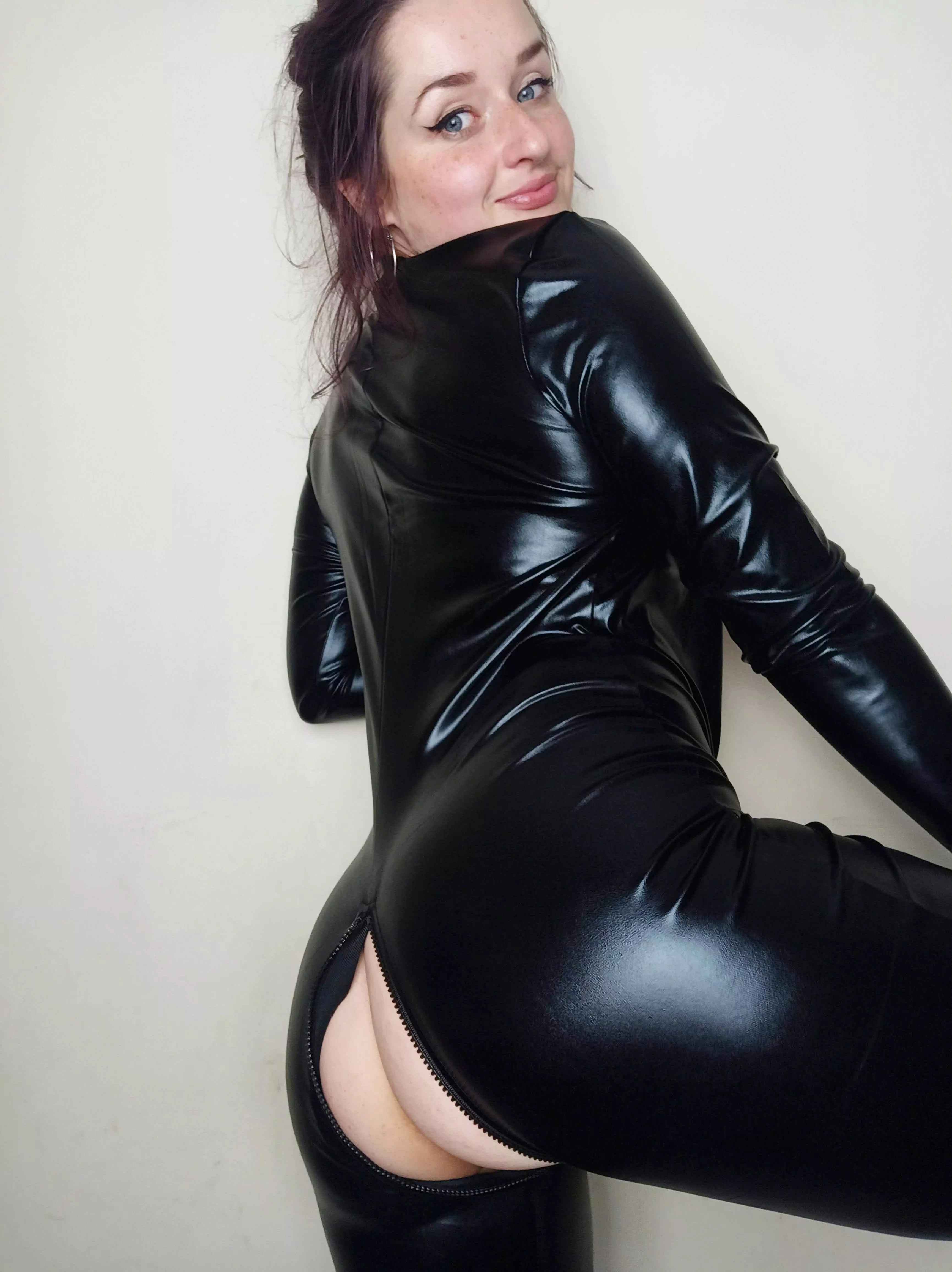 Peekaboo [f]