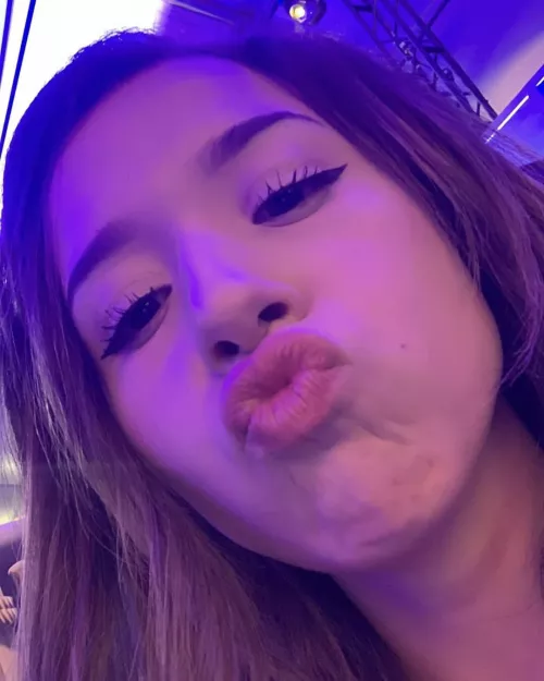 Pokimane sexy lips 🤤💦💦