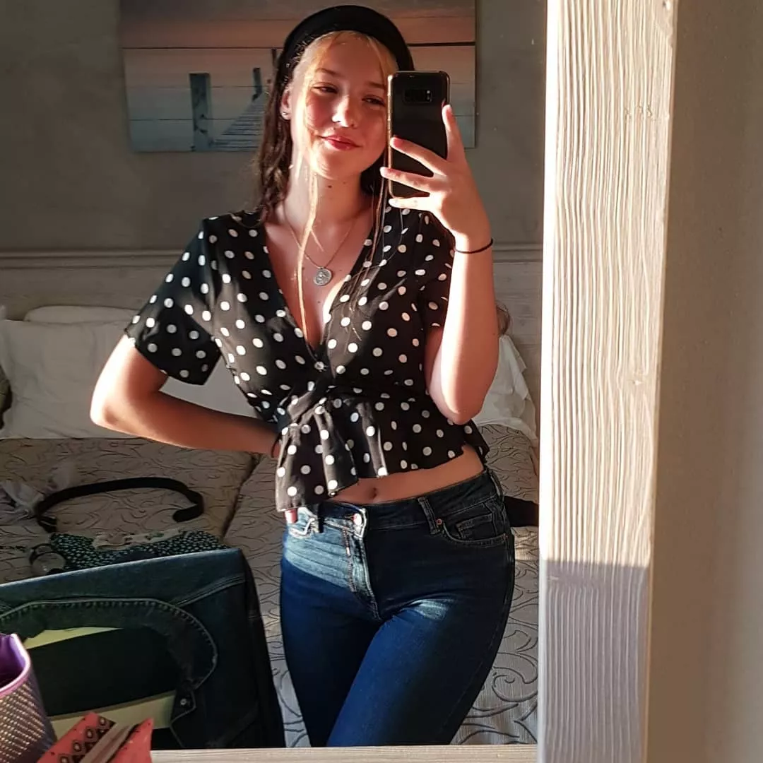 Pose