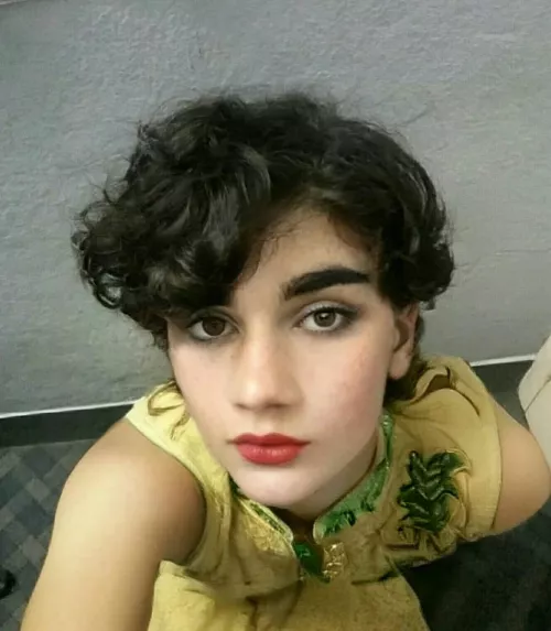 POV : Cute femboy kneels in front of you. What would you do? 🤔🤔