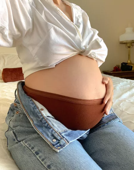 Pregnant dream 🍂 with tons of content available on Patreon (link in comments)