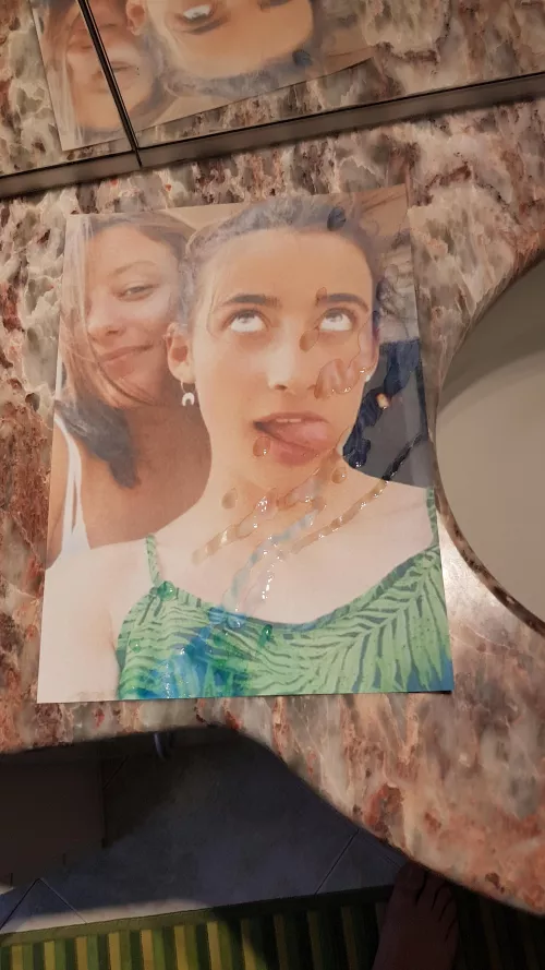 [Proof] print a pic that turns you on and cum on it