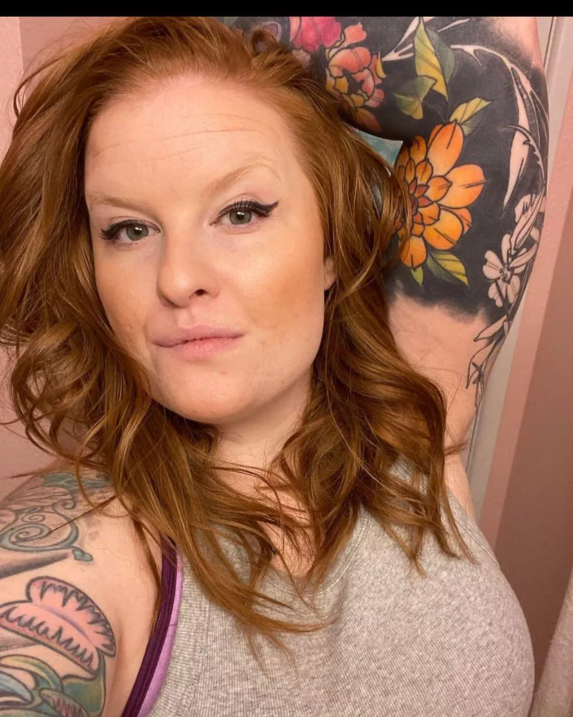 Red & tatted 😘