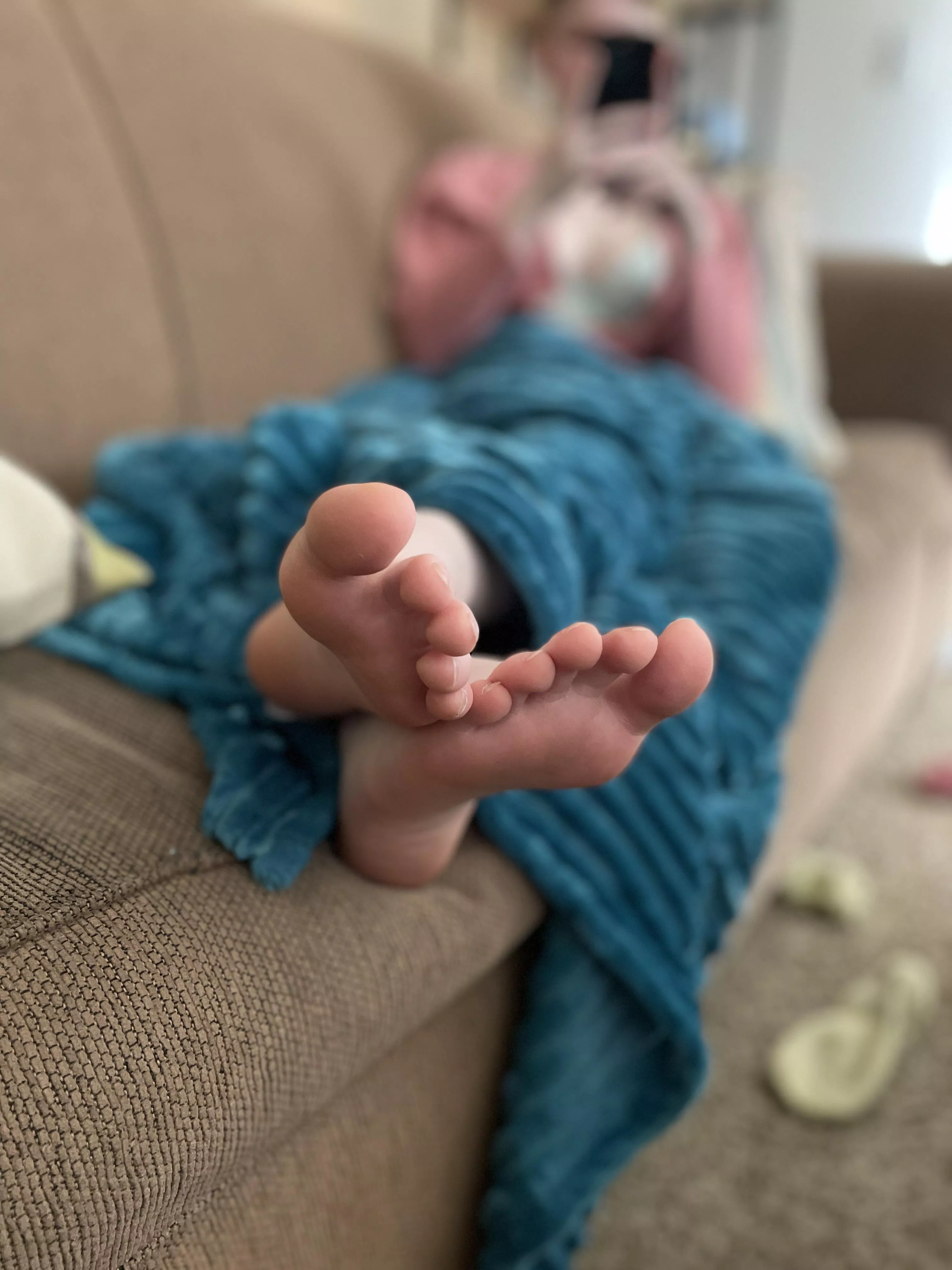 Relaxing with you at my feet 🥰