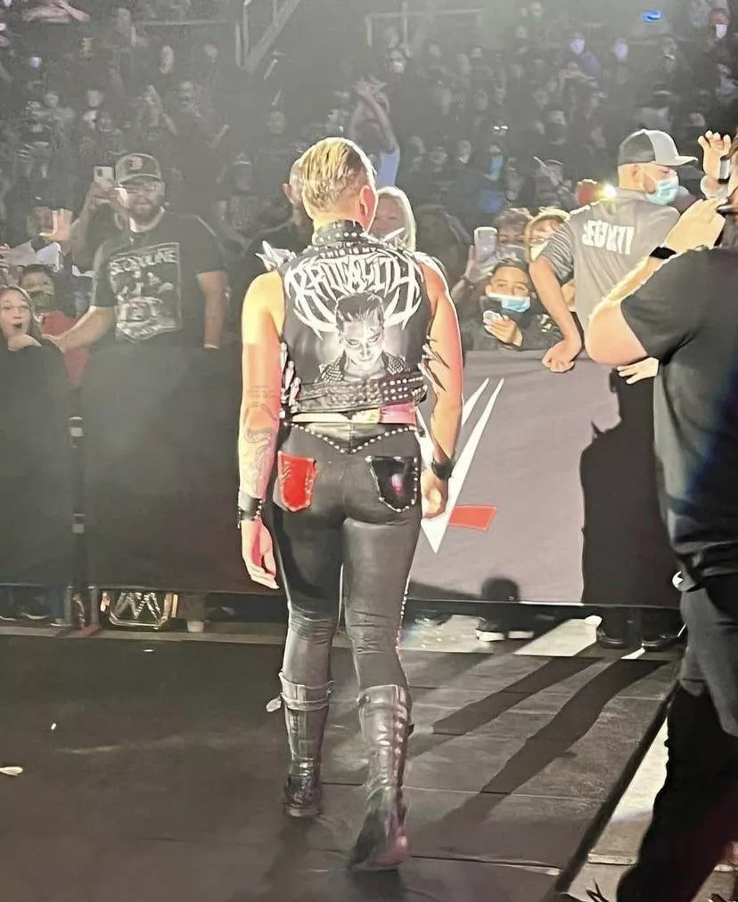 Rhea Ripley 🍑