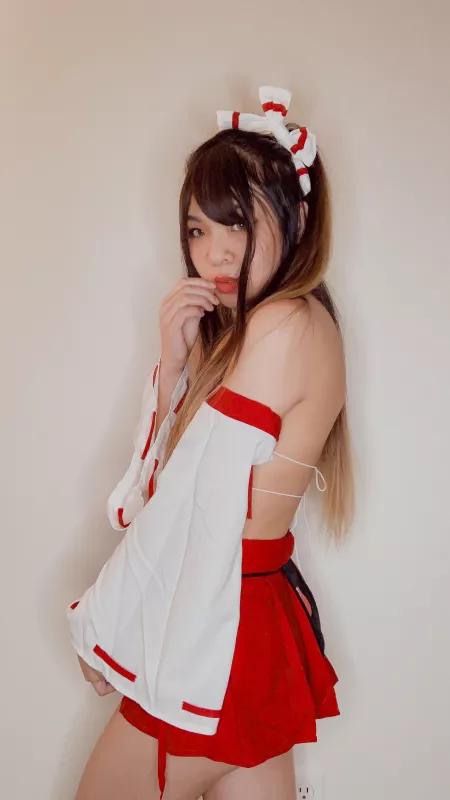 Riisenpaii: Let this shaman heal your Monday blues ✨