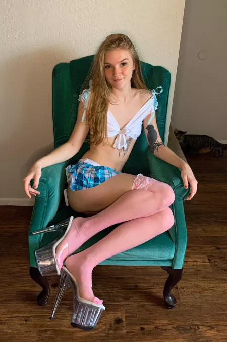 School picture day but the photographer is my teacher and I’m begging for the ruler 📏🍑