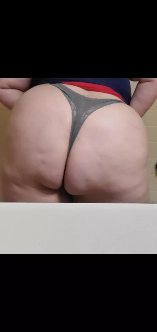[Selling] is it your birthday? Cause this cake is for you 😘open to kinks and addons. ❤5 star reddit seller❤ dm for my panty drawer! Kik/telegram bbwkourtnee