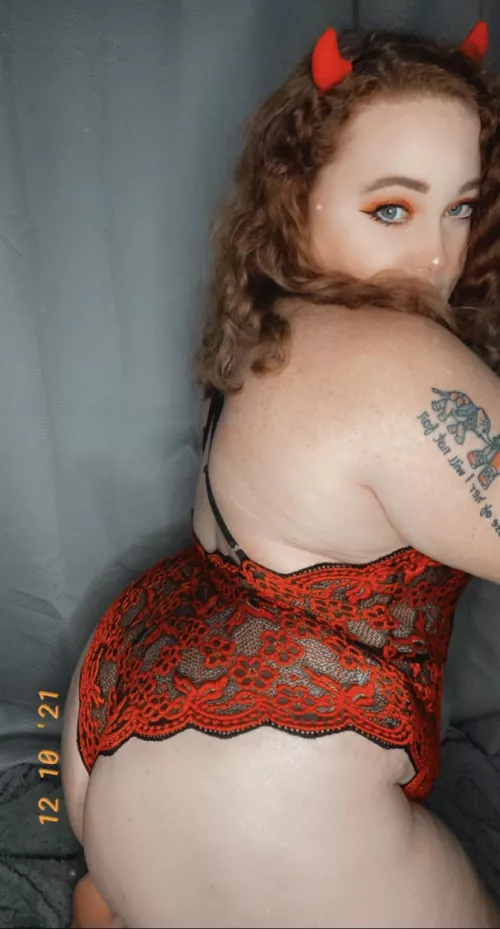 [SELLING] oh hi there😜👀 pics, vids, sexting, GFE, dropbox(3,000+ items), panties, premium, etc. KlK: ctrlr / SC: bunnybabesred