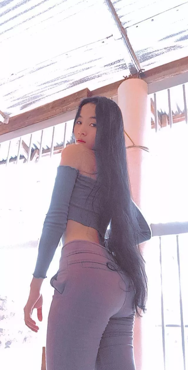 Sexy 18 year old Filipina baby girl 😋