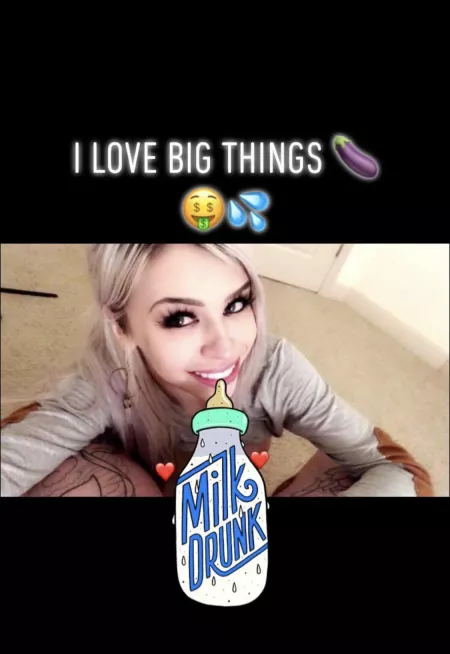 She loves big things, wish is why her content is so hugely disappointing.... also the guy isn’t even big...