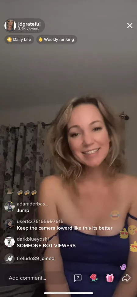 She popping at 7k viewers!