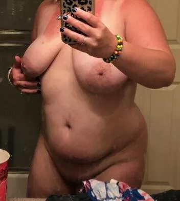 Shh, my boyfriend is in the next room, come put your cock in my pussy 🍑 🍆 you can cum inside me too, he won't know 😉
