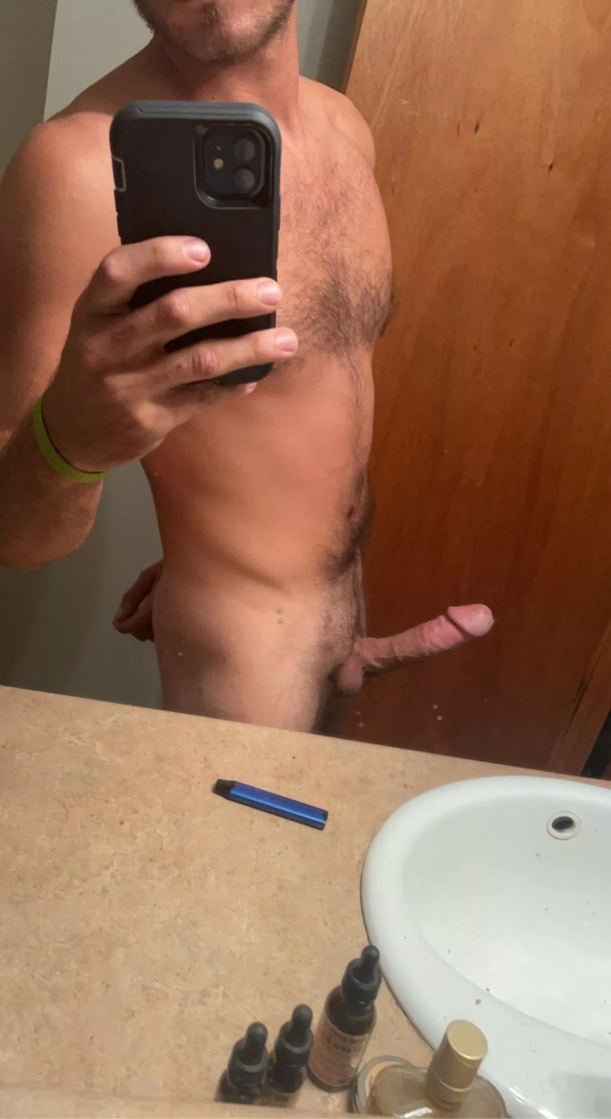 should be sleeping instead I’m jerking off for strangers ❤️