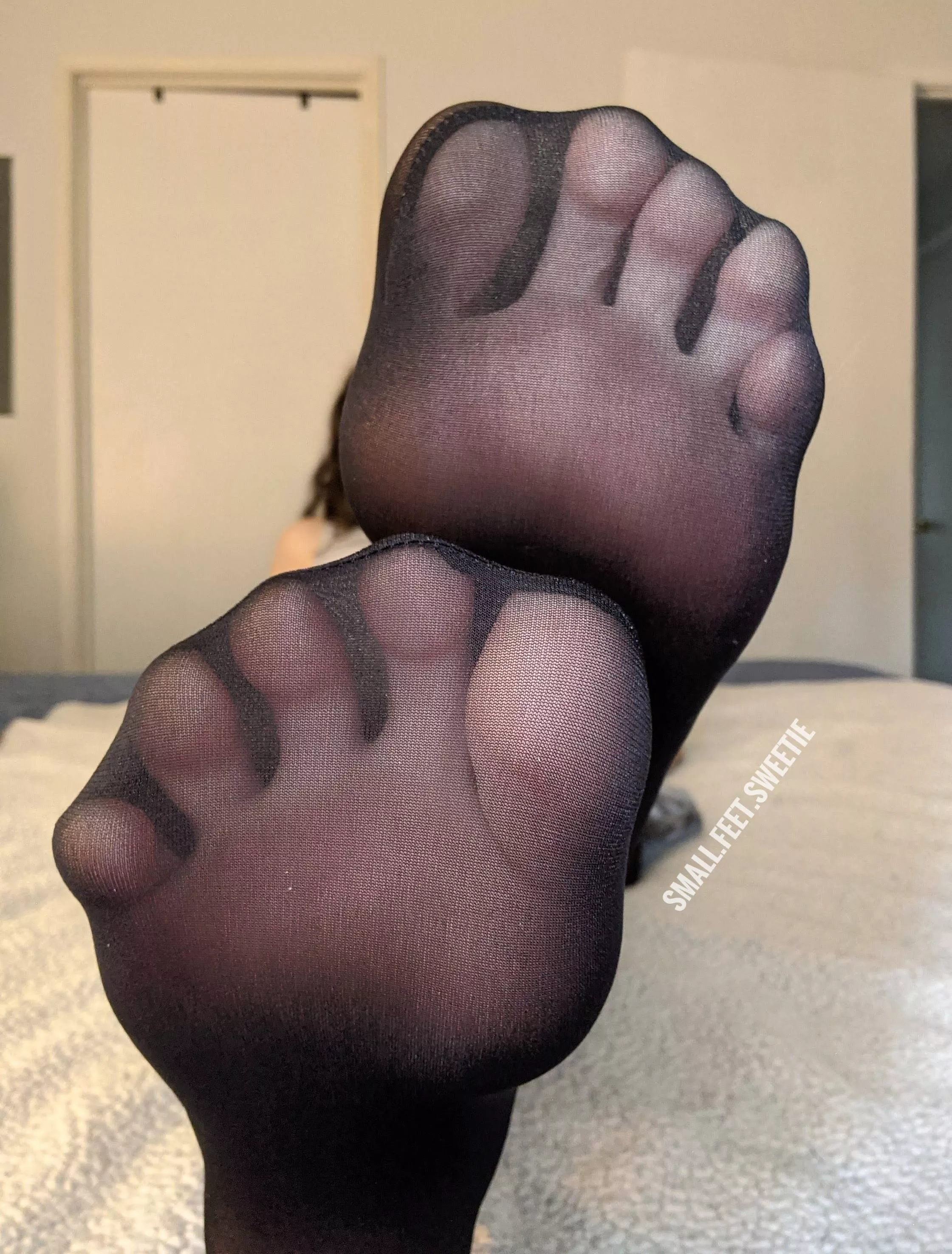 Should I free my soles from these pantyhose?