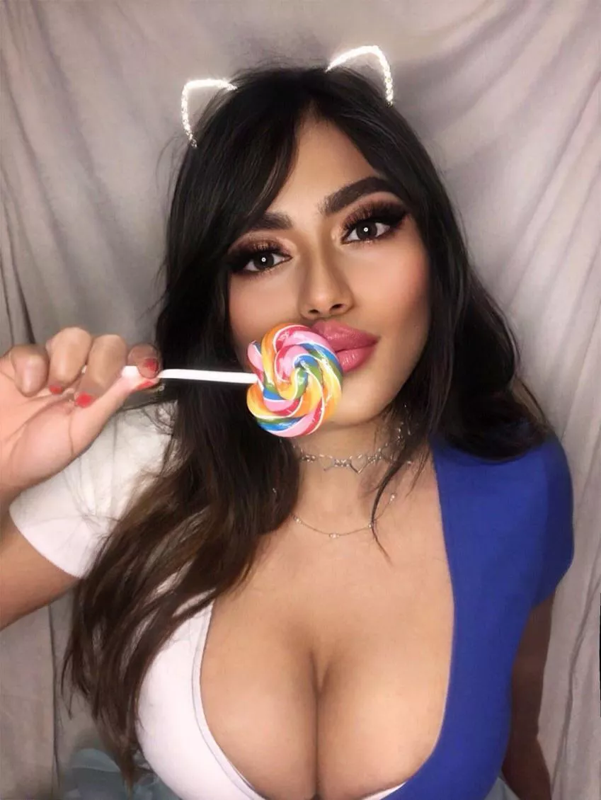 Should i try your candy too?😉