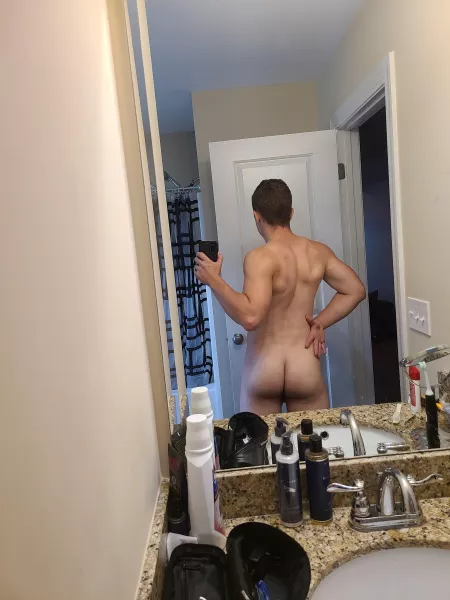 Shoulders look decent here too I think 😋