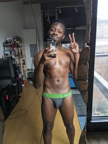 Shoutout to my personal best 5K run time. Not bad for turning 35 tomorrow. 😁✌🏾