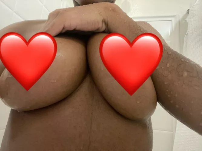 Shower time is the best time 💦🍒