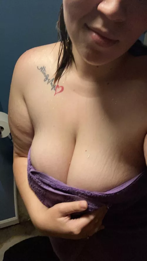 Shower time 😋😘 Who wants to join?