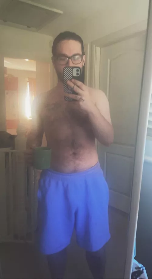 Single after 7 years, out of shape and stressed 🤷🏻‍♂️ still, it’s easier after that first cup of coffee and a smoke.