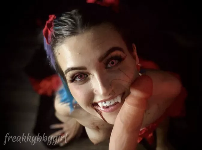 Slutty red riding hood wants all the dicks around her face 💕