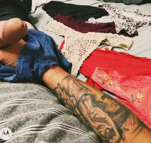 So my boss ask my to cum over and help her with some house stuff, she had to go meet a Clint and left me alone needless to say I spray my kids all over her lil panties