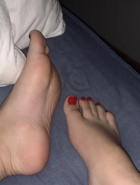 soles n toes turn u up? 🥵 want more? dms/pms r welcome 🙈😋