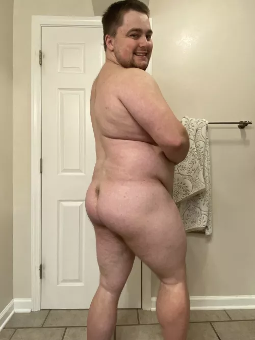 Some booty for your Monday