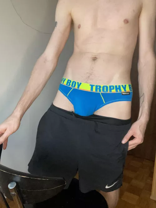 Somebody undress me, I’m horny 💦