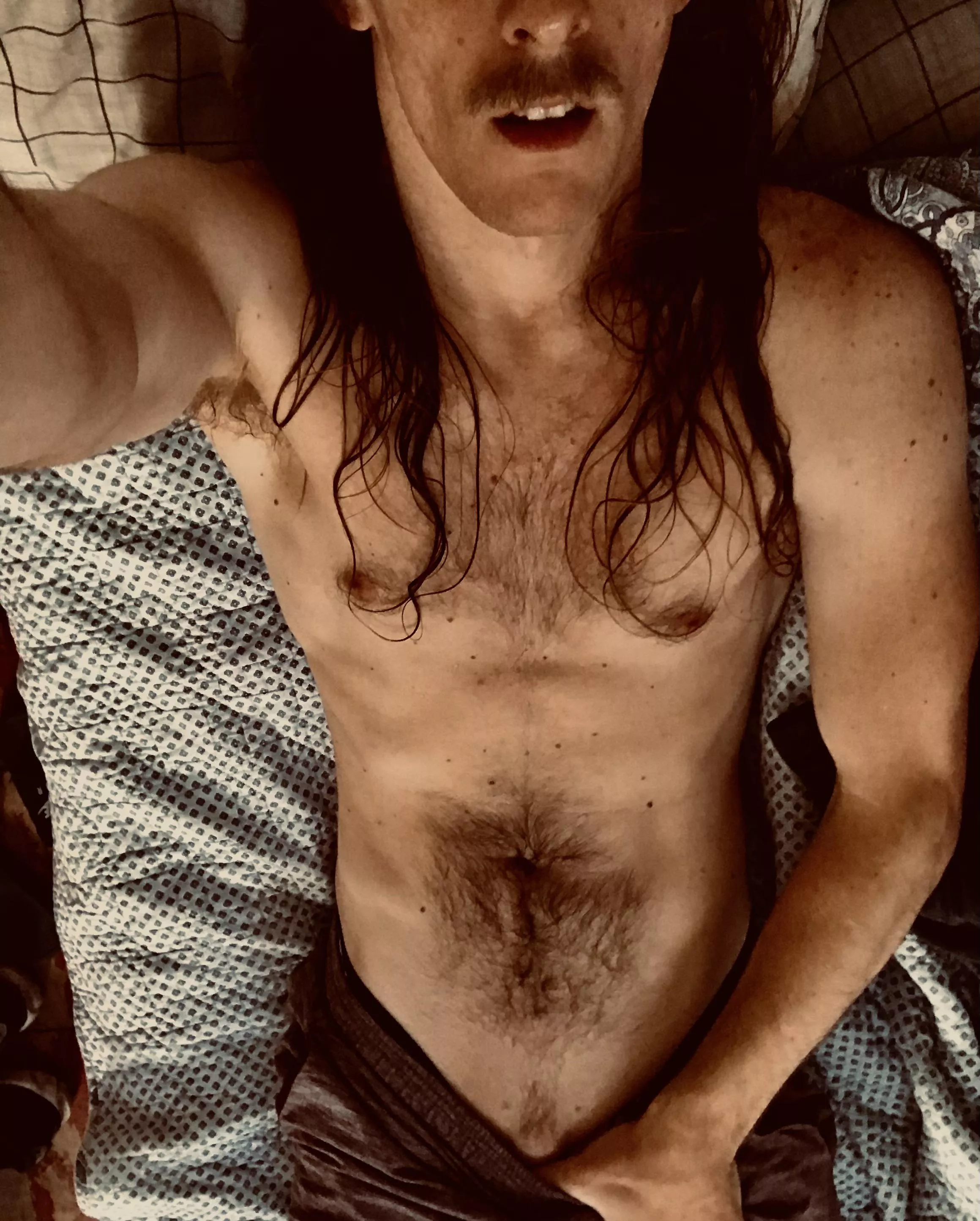 Sometimes I feel really detached from my body but I really like this picture of me