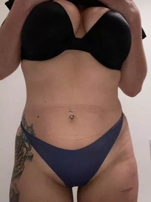 Sometimes I just want to be fingered at work!