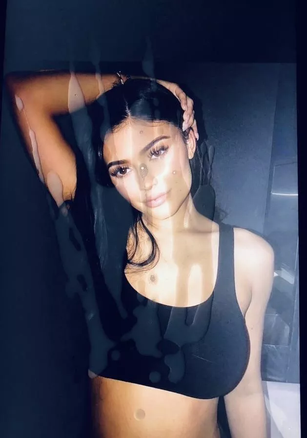 Sprayed Kylie Jenner Again I can’t resist 💦
