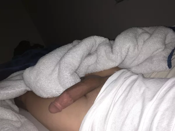 Staying in bed all day cum join? 😏☺️ maybe run some duos 😝