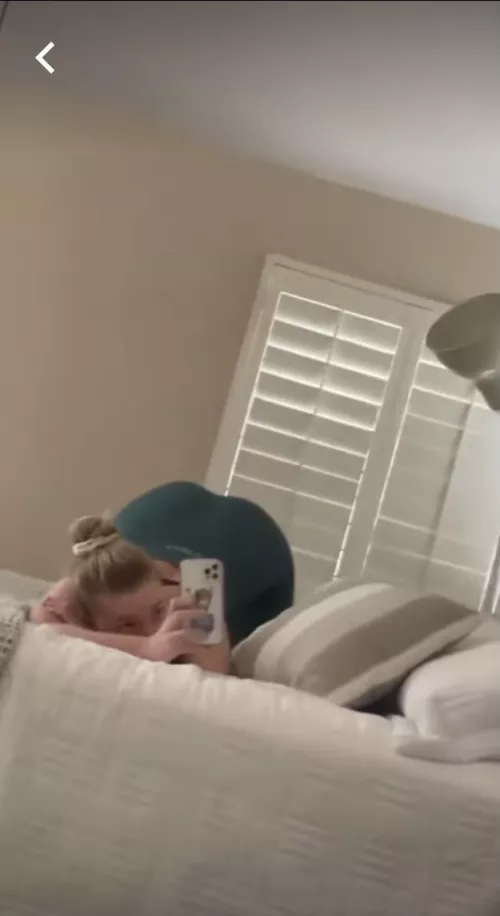 Stpeach arching her big ass