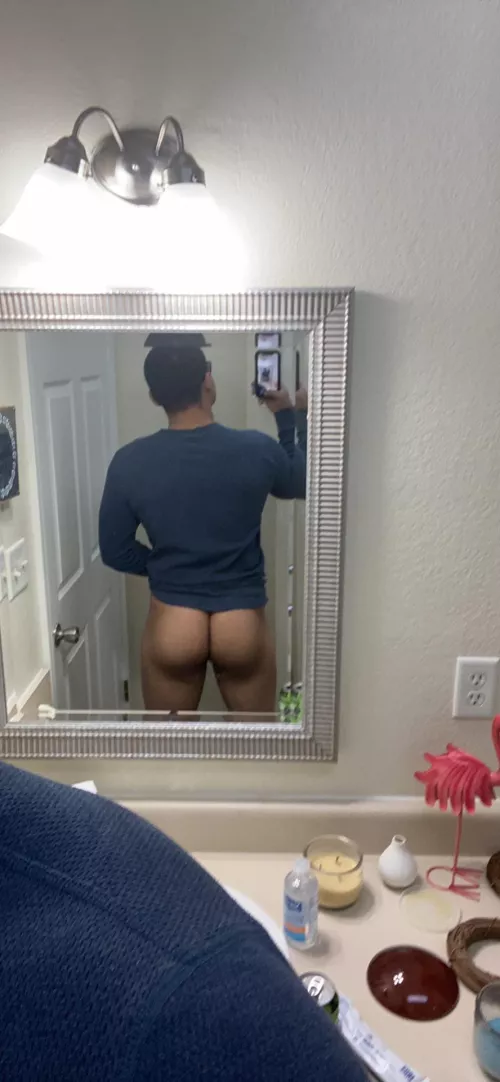 Straight dude looking for some confirmation lol hope the holidays are well for you all!