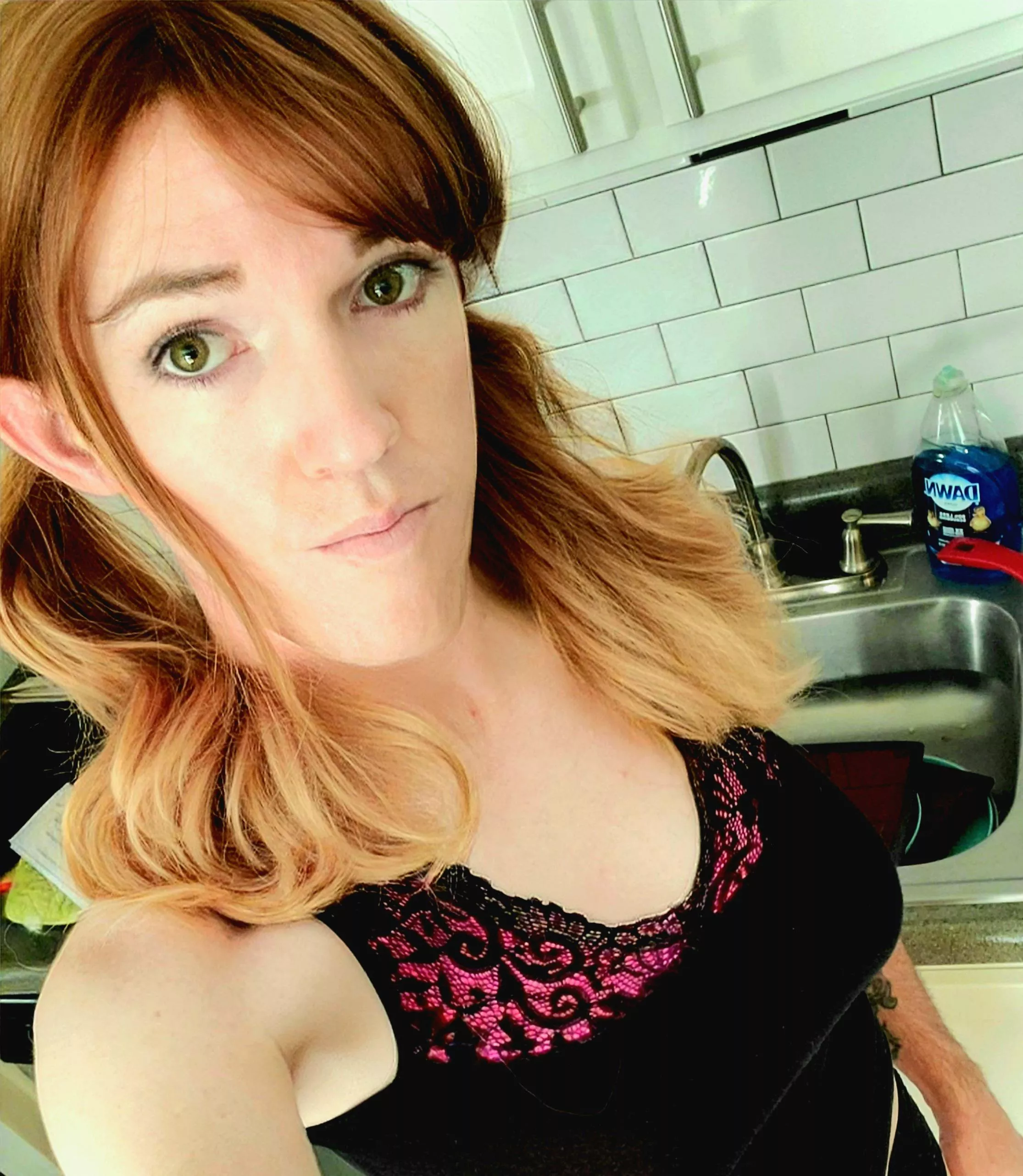 Super bright to hide how terrible my skin looks right now 🙈🙈 But I missed you all and I thought I looked cute