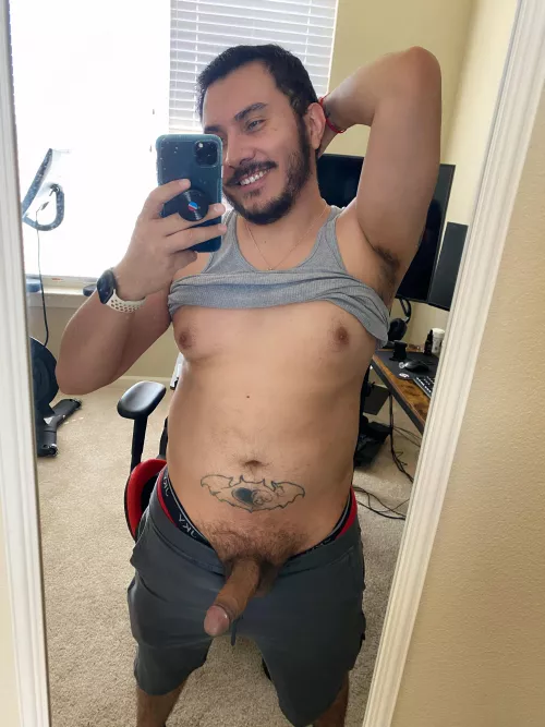 Sweaty and musky after a workout 😈