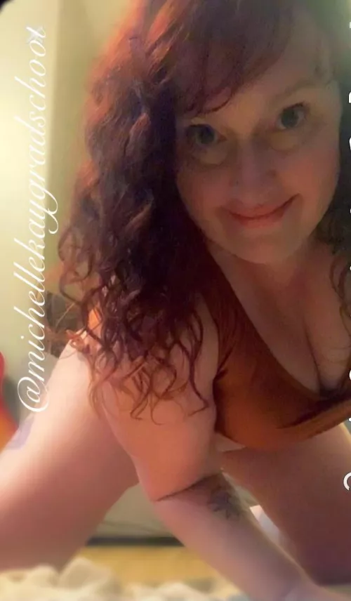 Swimsuit hip cleavage