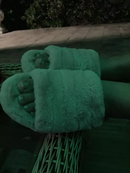 Teasing you by keeping my fluffy slippers on 😚