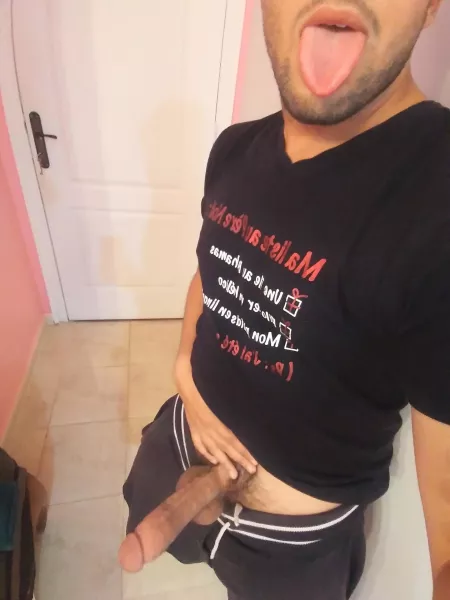 The beard had been trimmed but not so much the boner 🍆💦⛲