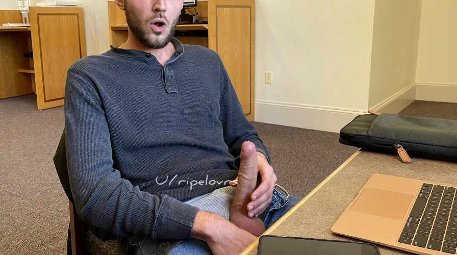 @ the Library 😏📚